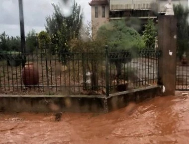 Βιβλική καταστροφή στην Αργολίδα - Εκκενώνεται η Νέα Κίος - Φόβοι για αγνοούμενο (βίντεο)